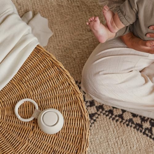 Hatch Go Portable Sound Machine & Sleep Soother for Babies & Kids (Putty)
